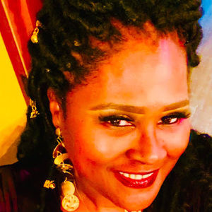 Meet your Posher, Alicia